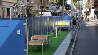 Sport-Parklets in der Mannheimer Kunststraße – viel belächelt, wenig genutzt.