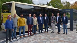 Auch ohne Sonne gab es bei der Eröffnung des neuen zentralen Omnibusbahnhofs in Niederstetten bei den Verantwortlichen nur strahlende Gesichter.