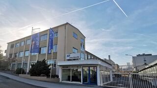 Die Firma Schuller GmbH gehört zum Konzern Johns Manville und plant eine Erweiterung ihrer Produktion von Glasfasermatten.