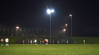 Energiesparen können Vereine unter anderem durch das gemeinsame Nutzen von Trainingsplätzen.