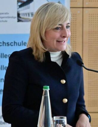 Die Bundestagsabgeordnete Nina Warken bei ihrer Rede.