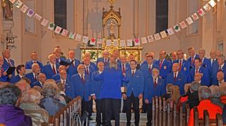 Der Männerchor aus Bachem an der Ahr gab gemeinsam mit den Ottmar-Mergenthaler-Sängerfreunden ein „Freundschaftskonzert zum Dank für die Unterstützung bei der Flutkatastrophe“ in der St.-Georg-Kirche in Wachbach.