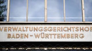 Der Verwaltungsgerichtshof in Mannheim hat der vom Dienst enthobenen Bürgermeisterin Heike Naber Recht gegeben.