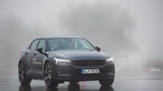 mid Groß-Gerau - Staatsminister Bernreiter mit Isolde Holleried, gelernte Fahrsicherheitsinstruktorin und zweifache Rallye-Weltmeisterin, auf einer ersten Trainingsfahrt.