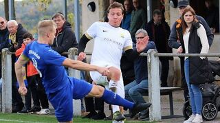 Der VfR Uissigheim (in Weiß) setzte sich am gestrigen Feiertag mit 3:1 gegen den SV Königshofen durch.