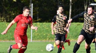 Der TSV Assamstadt (in Rot) kam gegen Türkgücü Wertheim etwas überraschend nicht über ein 0:0 hinaus.