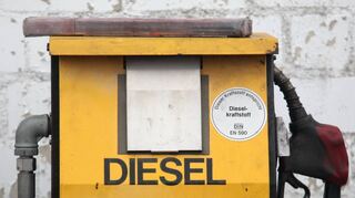 Lange galt der Diesel als erste Wahl für vielfahrende Sparfüchse – wer über gute Lademöglichkeiten verfügt, denkt auch über ein E-Auto nach.