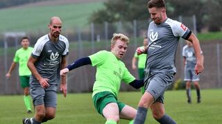 In der Nachspielzeit erzielte die SpG Balbachtal (in Grau) gegen die SpG Dittwar/Heckfeld den Siegtreffer.
