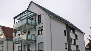 Zu den im Geschäftsjahr 2021 abgeschlossenen Maßnahmen der Kreisbau Main-Tauber eG zählt zum Beispiel die umfangreiche Sanierung dieses Gebäudes in der Herrmann-Mittnacht-Straße in Bad Mergentheim.