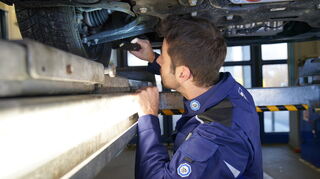 Groß-Gerau - Bei Autos, die hauptsächlich in der Stadt bewegt werden, besonders beansprucht: das Fahrwerk.