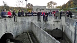 Die Kläranlage in Altheim war eine der Stationen bei der Ortsbegehung des Walldürner Gemeinderates.