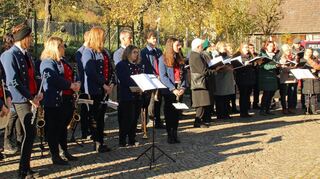 Die Vorbachtaler Musikanten und der Liederkranz Niederstetten umrahmten musikalisch die Gedenkveranstaltung.