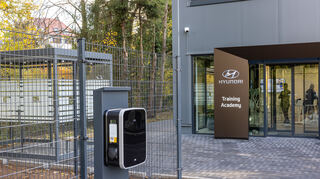 mid Hösbach - 22 Ladeplätze für Elektrofahrzeuge sind vorhanden.