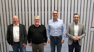 Die Nachrücker für Heinz Schmitt: Ralf Götzinger, Peter Weingärtner und Christof Eisele mit Bürgermeister Johannes Leibold (von links).