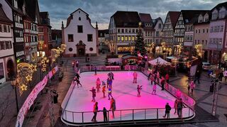 Die Kunsteisbahn auf dem Tauberbischofsheimer Marktplatz wird am Freitag, 25. November, eröffnet.
