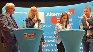 Beim „Bürgerdialog“ der AfD (von links) Emil Sänze, Dr. Christina Baum, die Moderatorin, Björn Höcke und Dr. Dirk Spaniel.