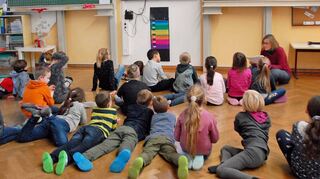 Der Vorlesetag an der Grundschule Altheim machte Kindern und Lehrern viel Spaß.
