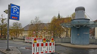 Die Tiefgarage „Altstadt Schloss“ bleibt nach dem Brand mehrerer Fahrzeuge im Untergeschoss vorerst voll gesperrt.