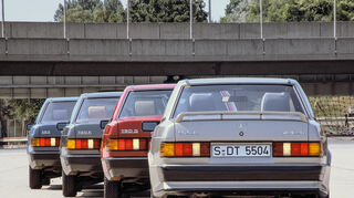 mid Groß-Gerau - Gruppenaufnahme von hinten anno 1983: Mercedes der Typen 190, 190 E, 190 D und 190 E 2.3-16 (von links).