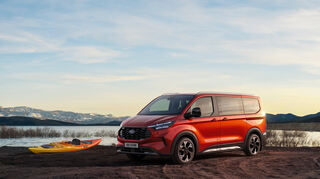 mid Groß-Gerau - Stromer für Familien mit viel Freizeitaktivität und gewerbliche Kunden: der neue E-Tourneo Custom.