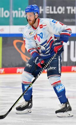 Korbinian Holzer gelingt in der 63. Minute die Entscheidung.