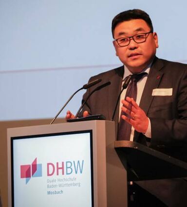 Professor Kim bei einer festlichen Veranstaltung der DHBW.