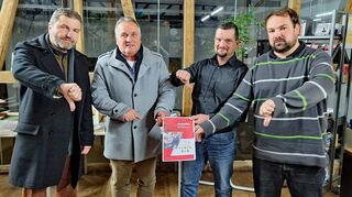 Daumen nach unten: Die Ortsvorsteher (von links) Martin Herrmann (Hirschlanden), Ferdinand Eck (Schweigern), Stefan Graf (Unterschüpf) und Andre Zahner (Sachsenflur) sind enttäuscht, dass ihre Gemeinden bei den Infrastrukturmaßnahmen keine Berücksichtigung mehr finden.