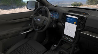 mid Groß-Gerau - Schlicht, aber hochwertig: das Cockpit der Platinum-Variante des Ford Ranger.