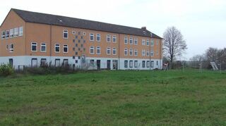 Auf dieser Fläche in der ehemaligen Kaserne in Külsheim soll der Anbau des Kindergartens entstehen.