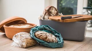 Das Brot muss immer in einer luftdurchlässigen Verpackung liegen, da es sonst schnell schimmelt.