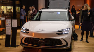 mid Frankfurt - Auf 300 Quadratmetern ist Platz für drei Fahrzeuge, hier ein GV60.