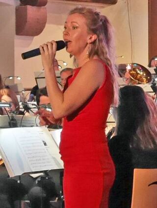 Die Miniband, Magier Norman Kempe und Musicalsängerin June Weber sorgten für beste Unterhaltung.