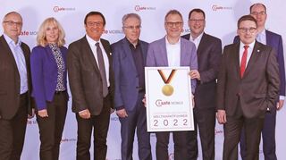 Freuen sich über die Auszeichnung von i.safe Mobile als Weltmarktführer: (von links) Dr. Andreas Schumm, Geschäftsführer Wirtschaftsregion Heilbronn-Franken; Ursula Mühleck, Dezernentin Kreisentwicklung und Bildung beim Landratsamt Main-Tauber-Kreis; Landtag-Vizepräsident Professor Dr. Wolfgang Reinhart; Ludwig Fleckenstein, CFO, Martin Haaf, CEO, und Dirk Amann, CTO (alle i.safe Mobile); Landrat Christoph Schauder, und Lauda-Könighofens Bürgermeister Dr. Lukas Braun.