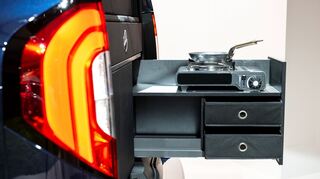 mid Idstein - So ist der vollelektrische Micro Camper bei Bedarf auch als Alltagsfahrzeug nutzbar. Mit seiner Höhe von unter zwei Metern kann er zudem zukünftig problemlos in alle gängigen Parkhäuser einfahren.