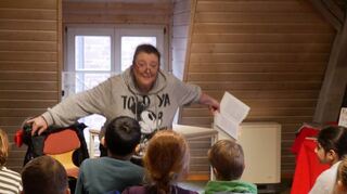 Kinderbuchautorin Michaela Hanauer begeisterte die Mädchen und Jungen mit ihrer Lesung in der Mediothek.