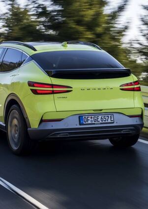 Der Spoiler am Heck verhindert auch, dass die Scheibe schmutzig wird.