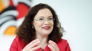 Für Andrea Nahles, Vorsitzende der Bundesagentur für Arbeit, trägt der Arbeitsmarkt derzeit zur Stabilisierung der Wirtschaftslage bei.