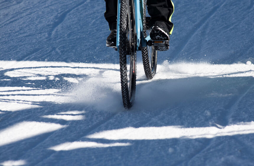 Winterreifen fürs Fahrrad im Test - Auto