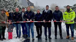 Die Vertreter der Stadt Weikersheim, der ausführenden Firma Boller-Bau und des Ingenieurbüros Dreikant freuten sich über die fristgerechte Fertigstellung.
