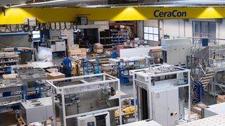 Ein Blick in die Fertigungshalle der CeraCon GmbH in Weikersheim. Die Auftragslage sorgt für Optimismus.