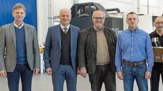Pink Vakuumtechnik ehrte seine langjährigen Mitarbeiter (von links): kaufmännischer Leiter Stefan Wolf, technischer Geschäftsführer Volker Heidinger, kaufmännischer Geschäftsführer Hubert L. Günther sowie die Geehrten Ronald Birkholz, Konrad Fäth, Filippo Castrogiovanni, Hans-Peter Stiegelbauer und Robert Ceisel.