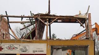 Beim Feuerwehrgerätehaus gehen nach fast zwei-jährigem Umbau die Bauarbeiten dem Ende entgegen.