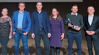 Jubilare geehrt: (von links): Claudia Landwehr-Limbrunner, Kai Gottschling, Sebastian Eckert, Oliver Grün, Gabi Ehrmann-Hieber, Marco Karl, Harald Batzel, Andrea Schuch, Tjore Burkhardt, Detlef Hieber.