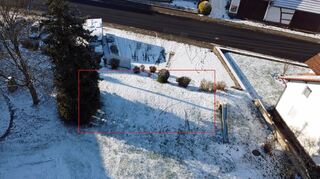 Neben dem Spielplatz mitten in Boxtal soll der Dorfladen entstehen. Die vorgesehene Lage ist rot umrandet. Der Arbeitskreis arbeitet momentan intensiv an der Realisierung des Projekts.