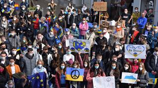 Für den Frieden demonstrierten Schüler und Lehrer im März (Bild) und auch im September auf dem Bad Mergentheimer Marktplatz.