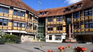 Die Stadt Lauda-Königshofen schaffte mit der Änderung der Hauptsatzung auch die unechte Teilortswahl für die Kommunalwahl ab.