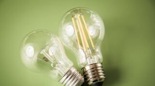 LED-Leuchten verbrauchen bis zu 90 Prozent weniger Strom als Glüh- und Halogenlampen.