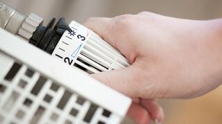 Stufe drei auf dem Thermostat heizt einen Raum auf etwa 20 Grad auf.