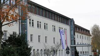 Corona, steigende Energiekosten, hohe Inflation, Personalmangel und Bürokratieaufwand stellen für Akut- und Rehakliniken auch in der Main-Tauber-Region enorme Herausforderungen dar. Im Bild die Diabetes-Klinik Bad Mergentheim.