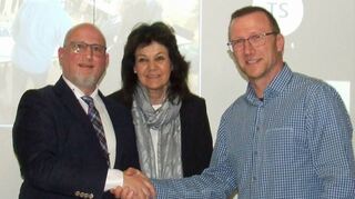 Erneut als Bürgermeister der Stadt Freudenberg wurde Roger Henning in der Sitzung des Gemeinderats verpflichtet. Es gratulierten Stadträtin Ellen Schnellbach sowie der stellvertretende Bürgermeister Lars Kaller.